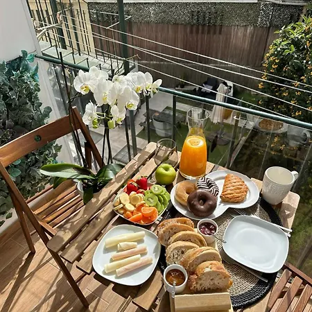 Quarto Aconchegante Com Janela E Vista Para Cidade Homestay szállás Lisboa