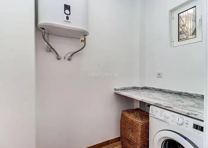 Quarto Aconchegante Com Janela E Vista Para Cidade ホームステイ リスボン