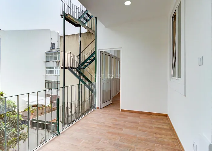 Quarto Aconchegante Com Janela E Vista Para Cidade ホームステイ *