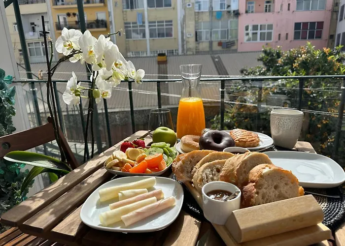 Quarto Aconchegante Com Janela E Vista Para Cidade ホームステイ リスボン