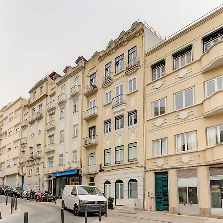 Privatunterkunft Quarto Aconchegante Com Janela E Vista Para Cidade Lissabon