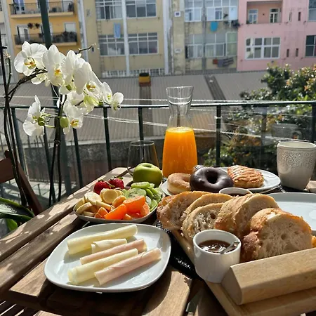 Quarto Aconchegante Com Janela E Vista Para Cidade Kwatera prywatna Lizbona